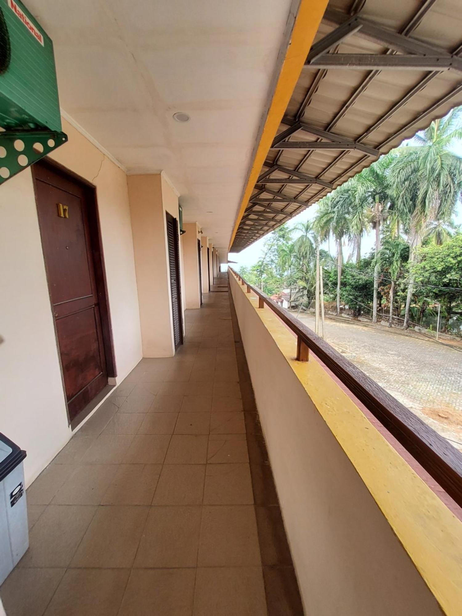 Hotel Kumala Samudra Cikakak Exterior foto