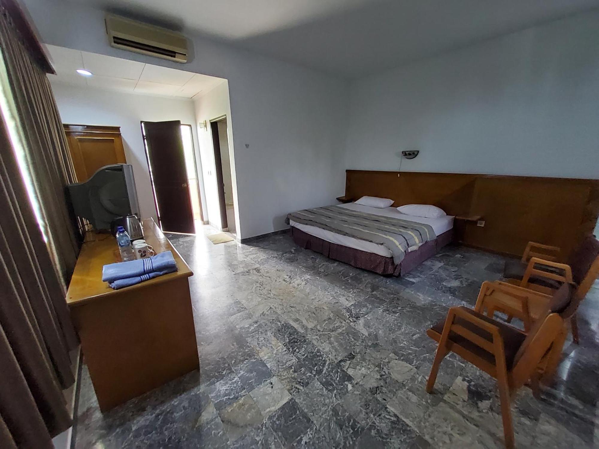 Hotel Kumala Samudra Cikakak Exterior foto